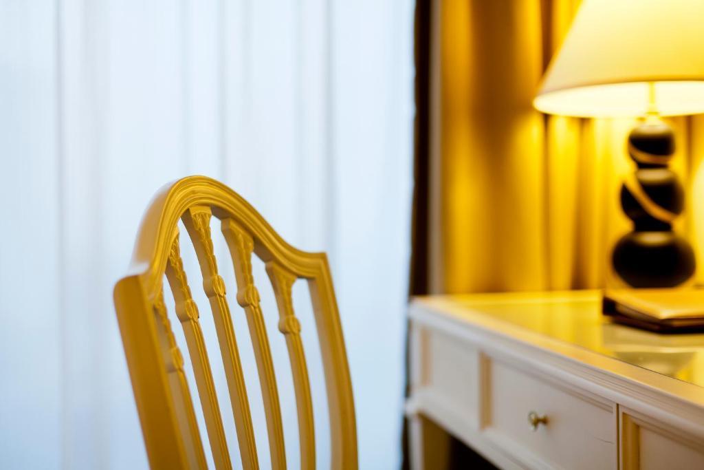 Superior Zimmer mit Bett auf Rollen